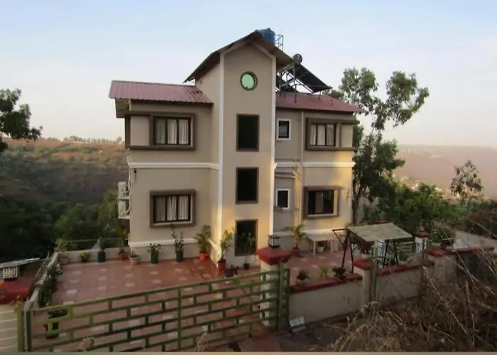 Hogwarts 3Bhk Private Pool Villa Mahabaleshwar